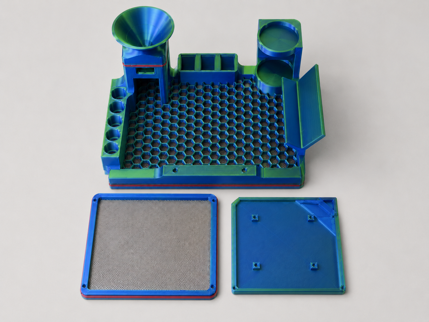 Assembled Modular Screen Tray — top-down and angled view showing all tray features